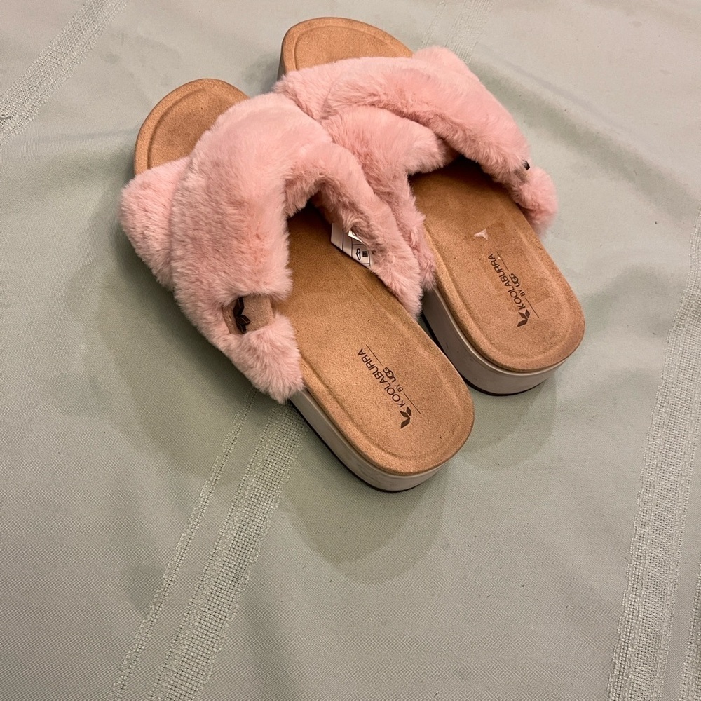 Koolaburra Pink Faux Fur Slippers size 6